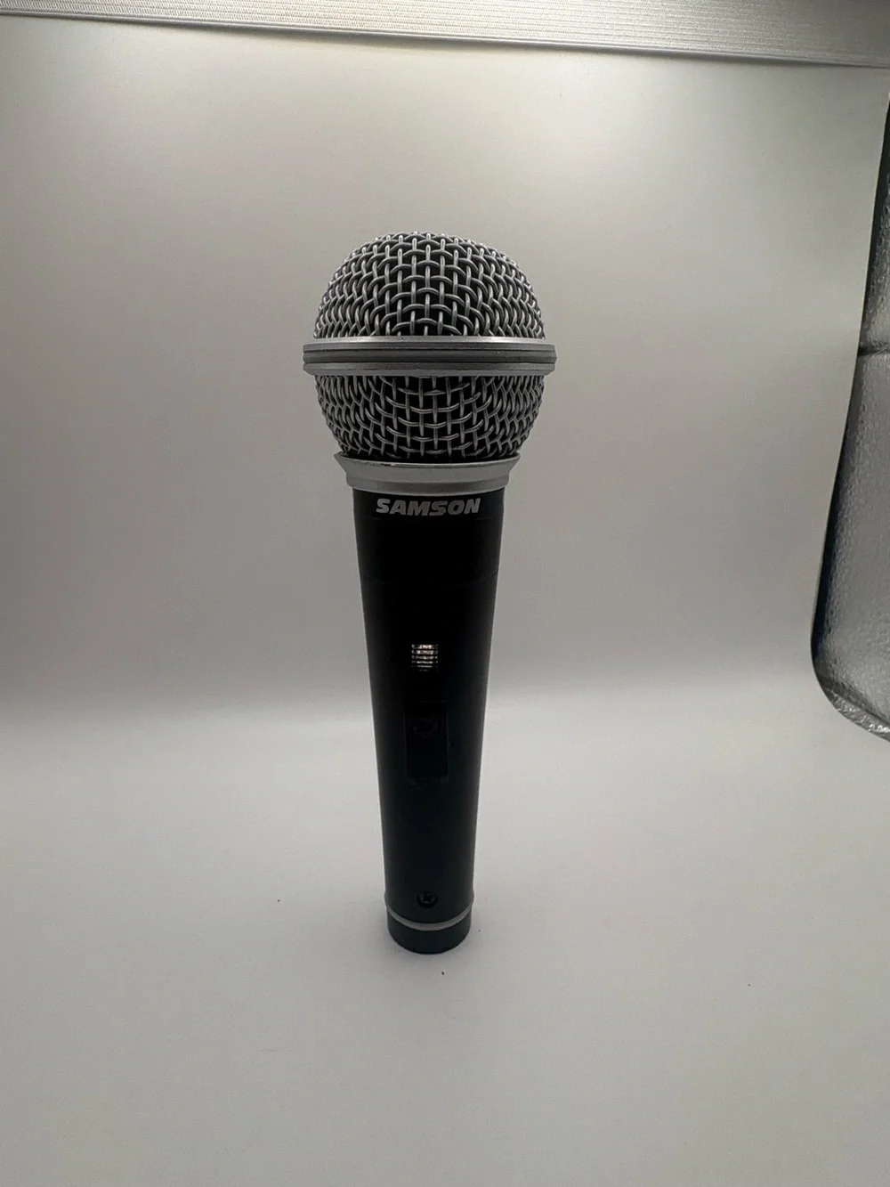 Samson R21S Wired Dynamic Microphone Cardioid Vocal Stage Mic XLR
